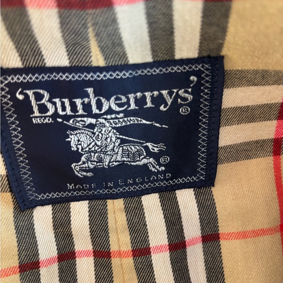 Burberry Beige Double-Breasted Trench Coat - Picture 4 of 6